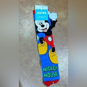 Nwt Mickey Mouse/Donald Duck character socks.  They do not have a size.